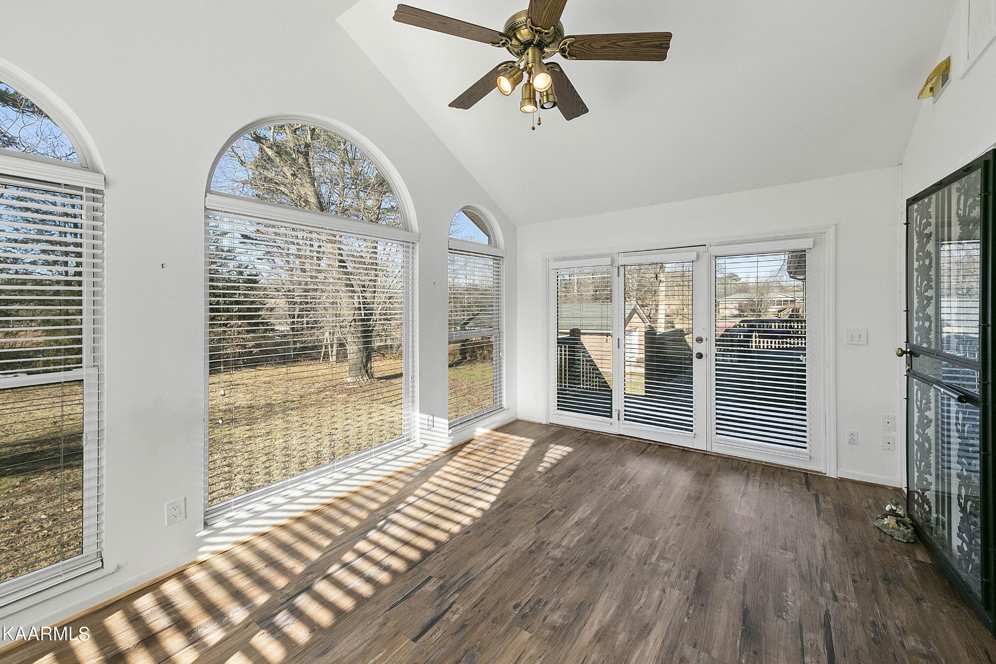 8233 Spruceland Road Powell, TN 37849 - Photo 18 of 40 Gallery Image 18