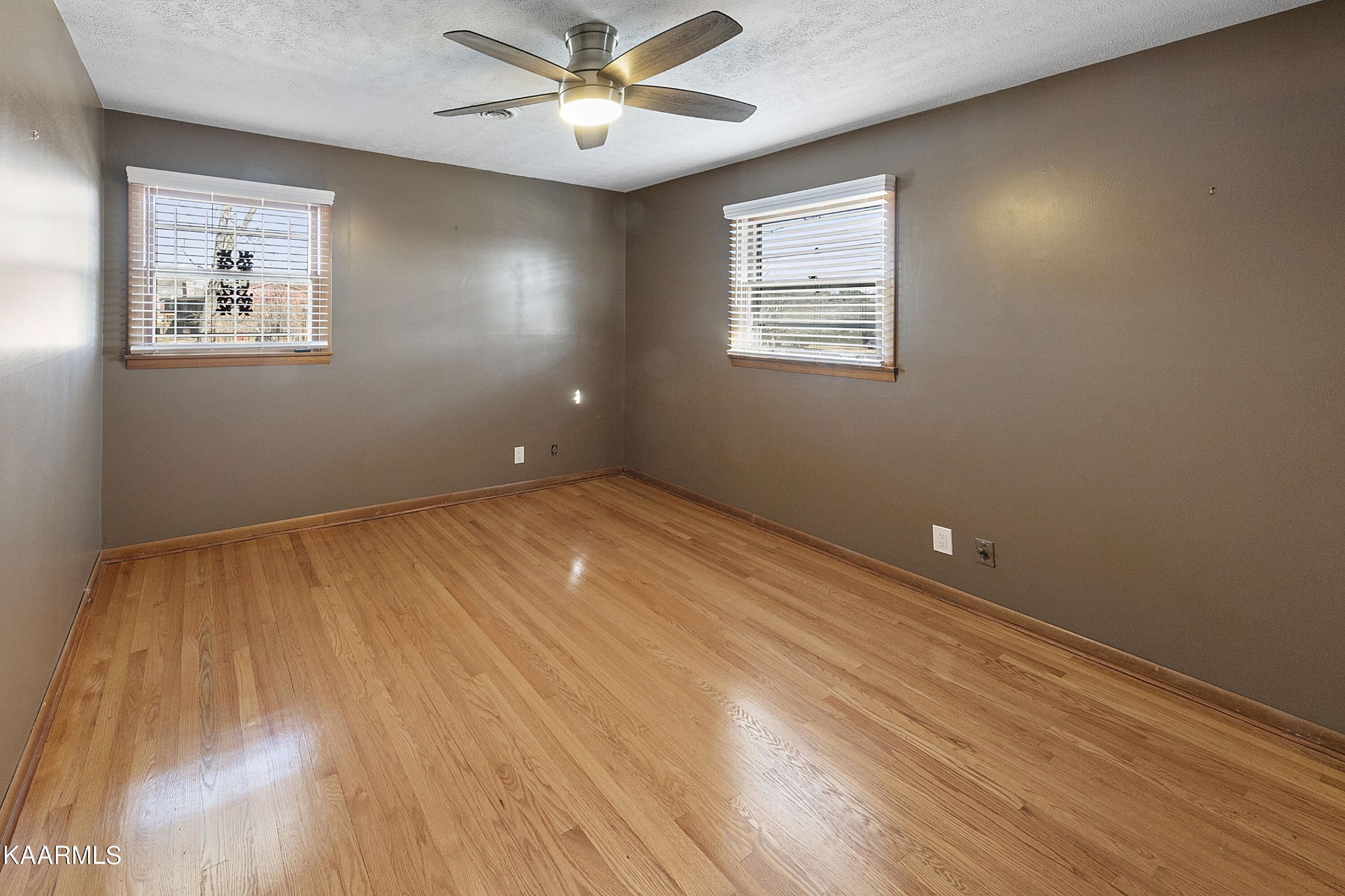 8233 Spruceland Road Powell, TN 37849 - Photo 9 of 40 Gallery Image 9