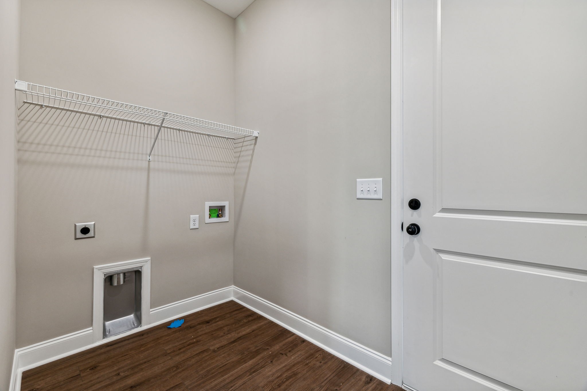 5751 Youngville Road Springfield, TN 37172 - Photo 35 of 45 a view of small space with wooden floor