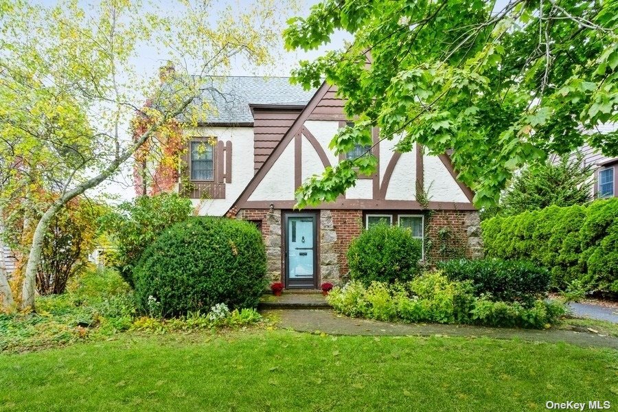 361 Kilburn Road South, Garden City, NY 11530 Compass