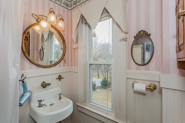 366 Springfield Street Springfield, MA 01107 - Photo 20 of 25 Gallery Image 20