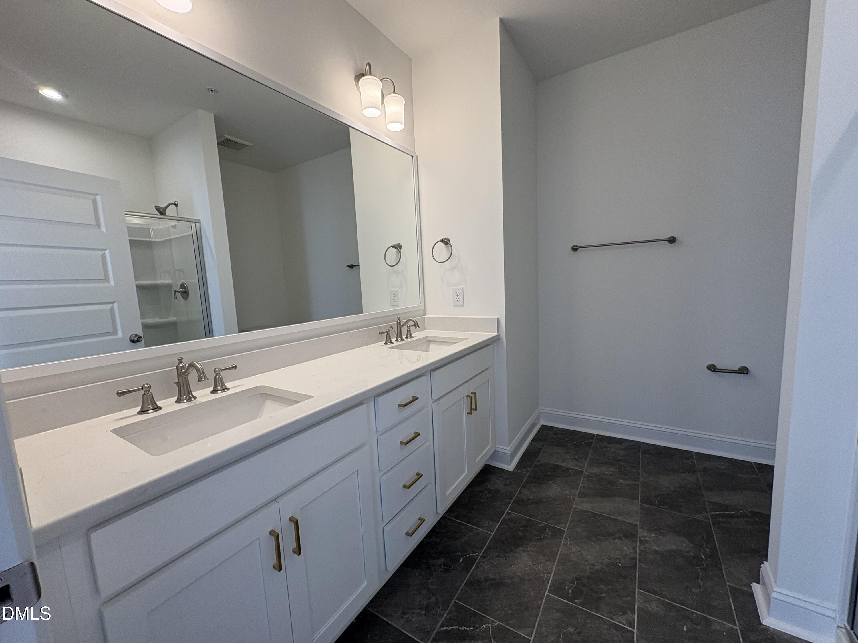 618 Weather Ridge Lane, Unit 28 Cary, NC 27513 - Photo 17 of 36 Primary Bathroom