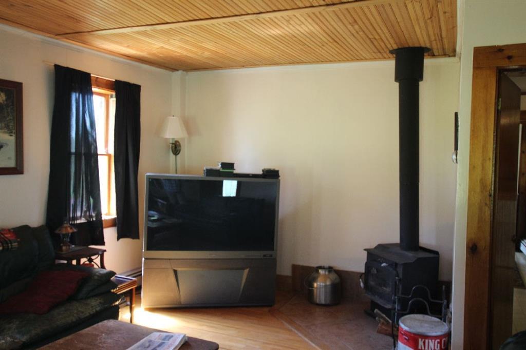678 North Lubec Road Lubec, ME 04652 - Photo 4 of 25 Living Room