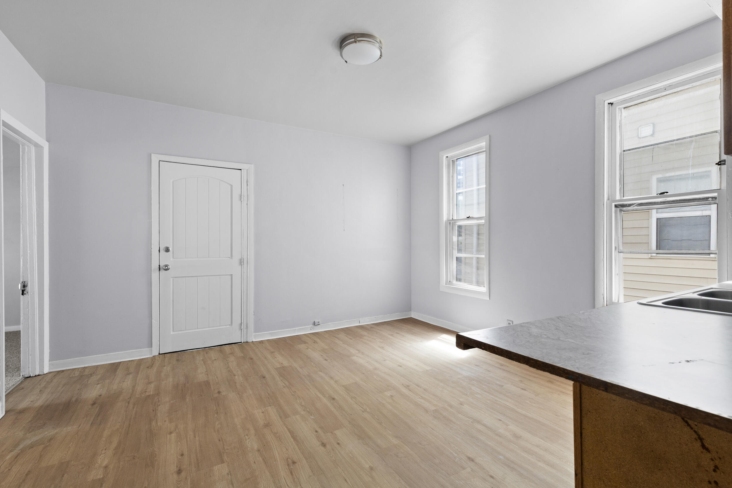 2122 South 26th Street, Unit 2122A Milwaukee, WI 53215 - Photo 5 of 26 nice dining area