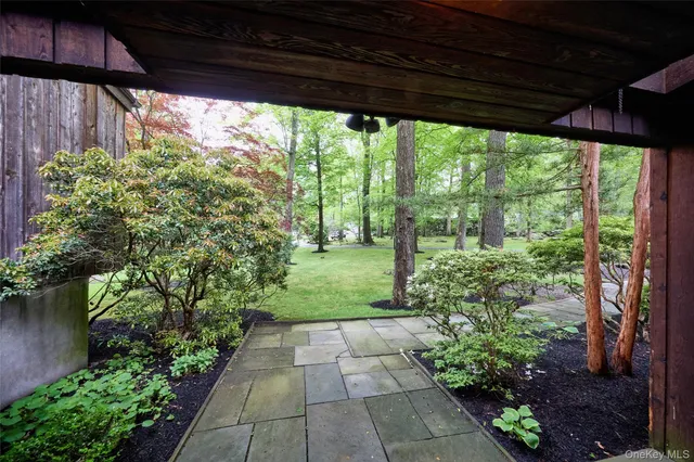 $1,095,000 | 31 Greenlawn Road, Katonah, NY 10536