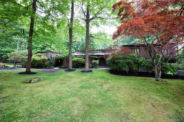 $1,095,000 | 31 Greenlawn Road, Katonah, NY 10536