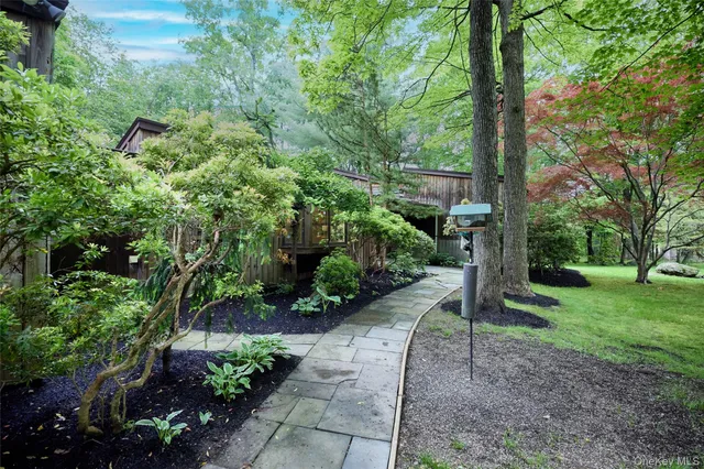 $1,095,000 | 31 Greenlawn Road, Katonah, NY 10536