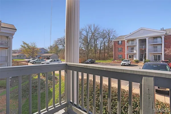 $159,900 | 7507 Triwoods Drive, Unit H, Shrewsbury, MO 63119