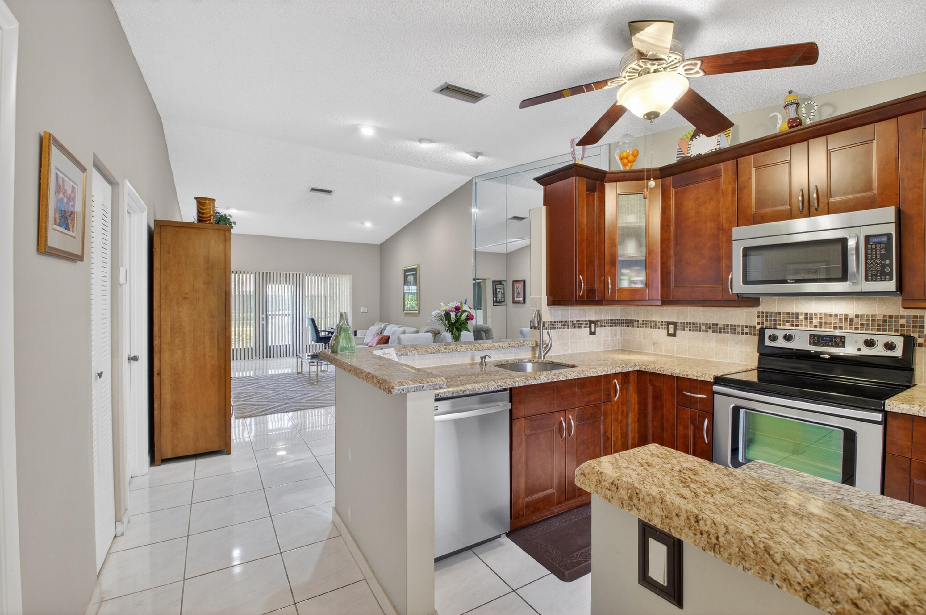 18921 Argosy Drive Boca Raton, FL 33496 - Photo 6 of 34 DSC_2575