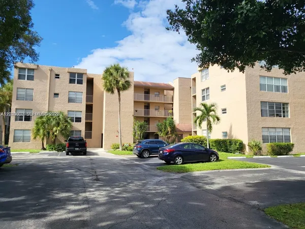 $2,225 | 9440 Live Oak Place, Unit 201, Davie, FL 33324
