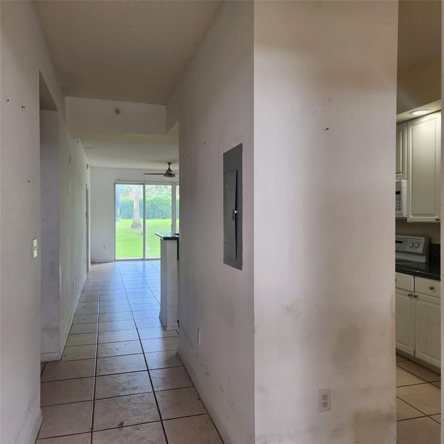 27 Royal Palm Way, Unit 102 Boca Raton, FL 33432 - Photo 2 of 19 Photo 2