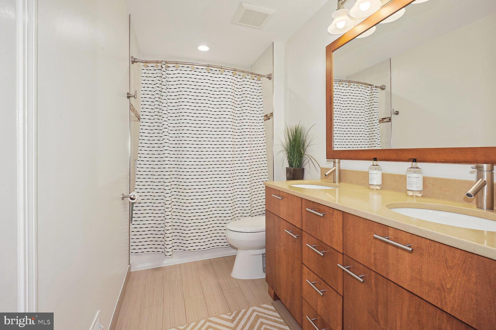 11638 Quail Ridge Court Reston, VA 20194 - Photo 33 of 54 Full Bathroom/ 2nd Floor