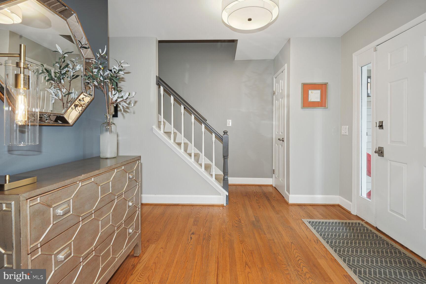 11638 Quail Ridge Court Reston, VA 20194 - Photo 8 of 54 Foyer