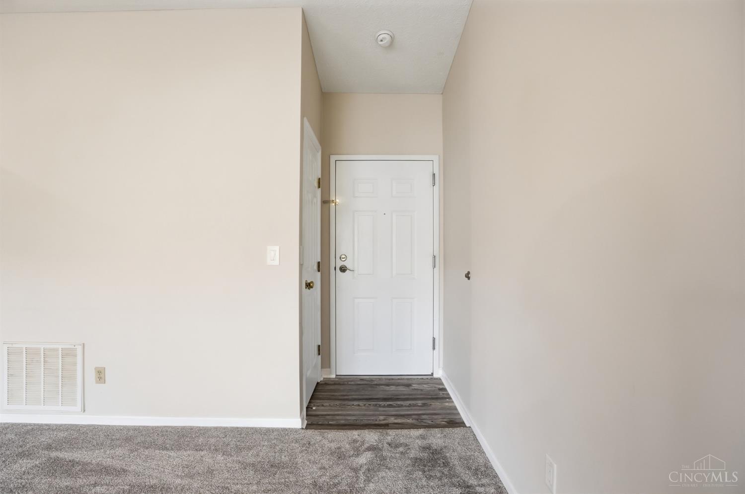 3675 West Galbraith Road, Unit 16 Cincinnati, OH 45247 - Photo 5 of 50