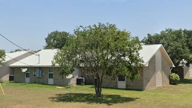 $711 | 602 West Commons Street, Refugio, TX 78377