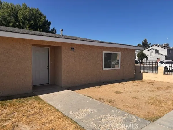 $1,500 | 2524 Diamond Street, Unit A, Rosamond, CA 93560