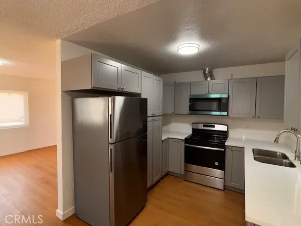 $1,500 | 2524 Diamond Street, Unit A, Rosamond, CA 93560