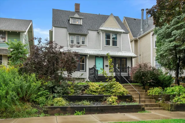 $575,000 | 2734 North Maryland Avenue, Milwaukee, WI 53211