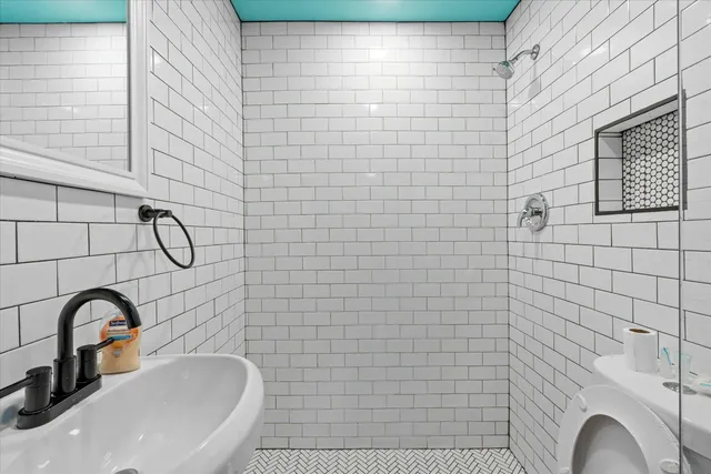 $575,000 | 2734 North Maryland Avenue, Milwaukee, WI 53211