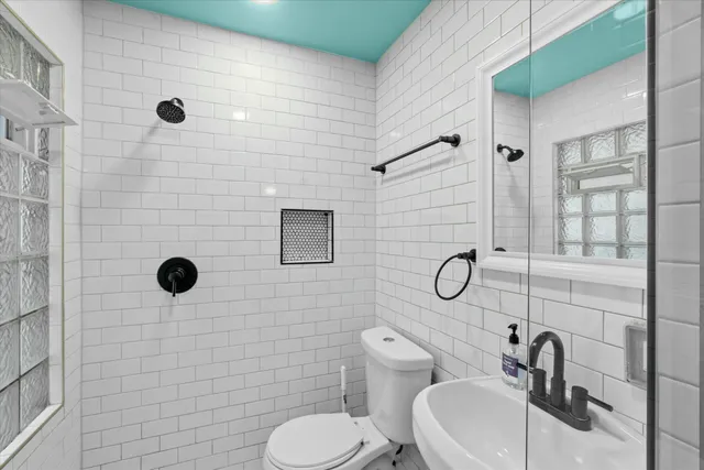 $575,000 | 2734 North Maryland Avenue, Milwaukee, WI 53211