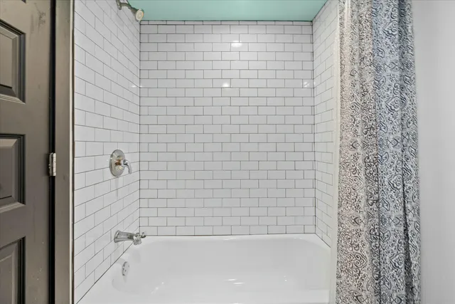 $575,000 | 2734 North Maryland Avenue, Milwaukee, WI 53211