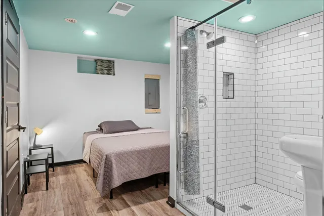 $575,000 | 2734 North Maryland Avenue, Milwaukee, WI 53211