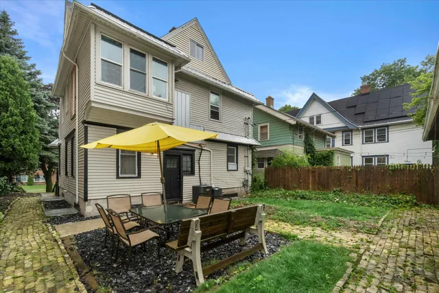 $575,000 | 2734 North Maryland Avenue, Milwaukee, WI 53211