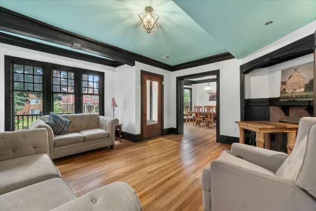 $575,000 | 2734 North Maryland Avenue, Milwaukee, WI 53211