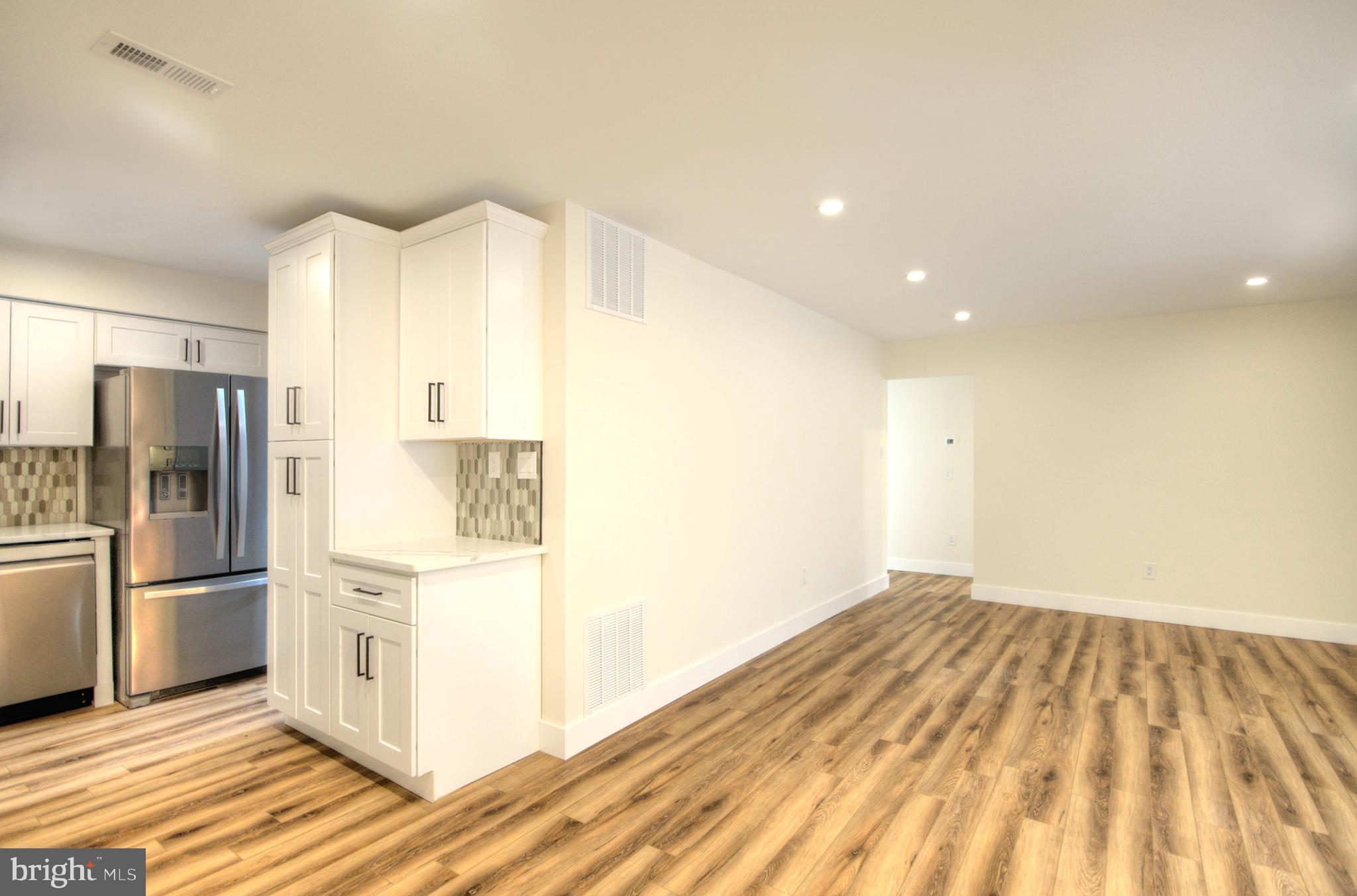 14 Pickwick Place Sewell, NJ 08080 - Photo 6 of 32