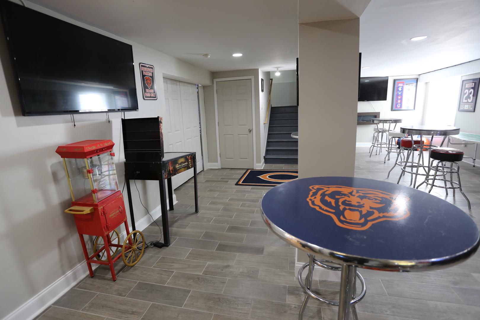 6401 Roth Court Joliet, IL 60431 - Photo 23 of 30 a room with furniture and flat screen tv
