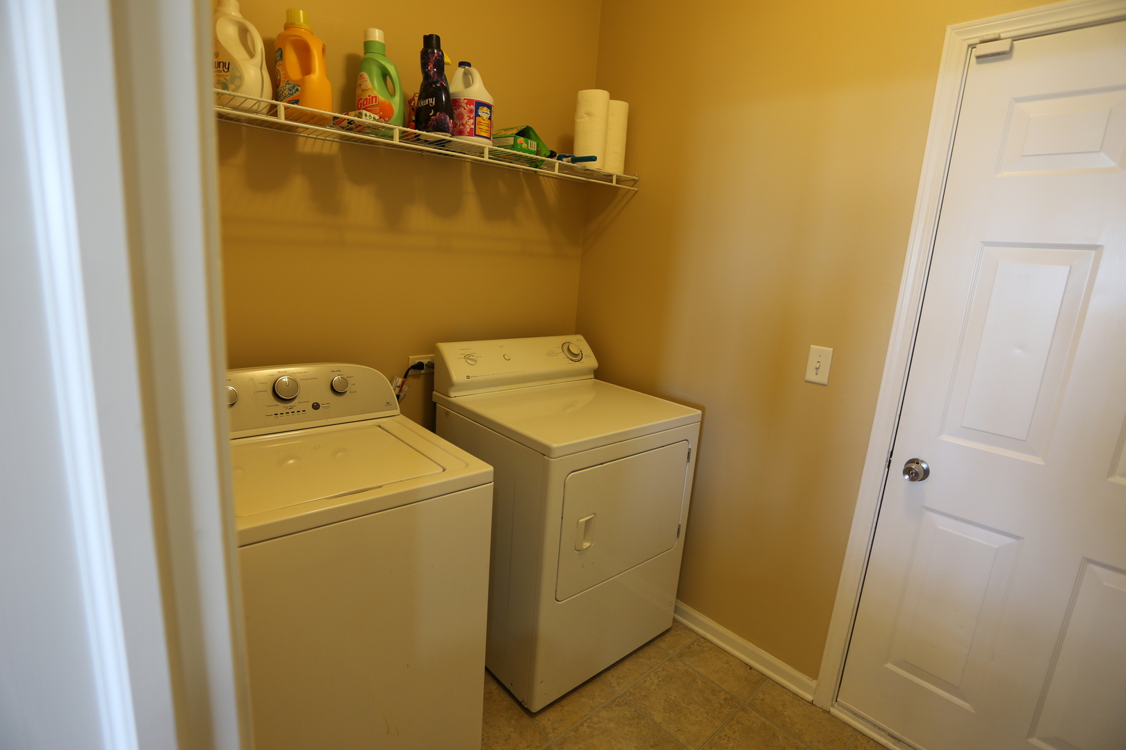 6401 Roth Court Joliet, IL 60431 - Photo 29 of 30 a utility room with dryer and washer