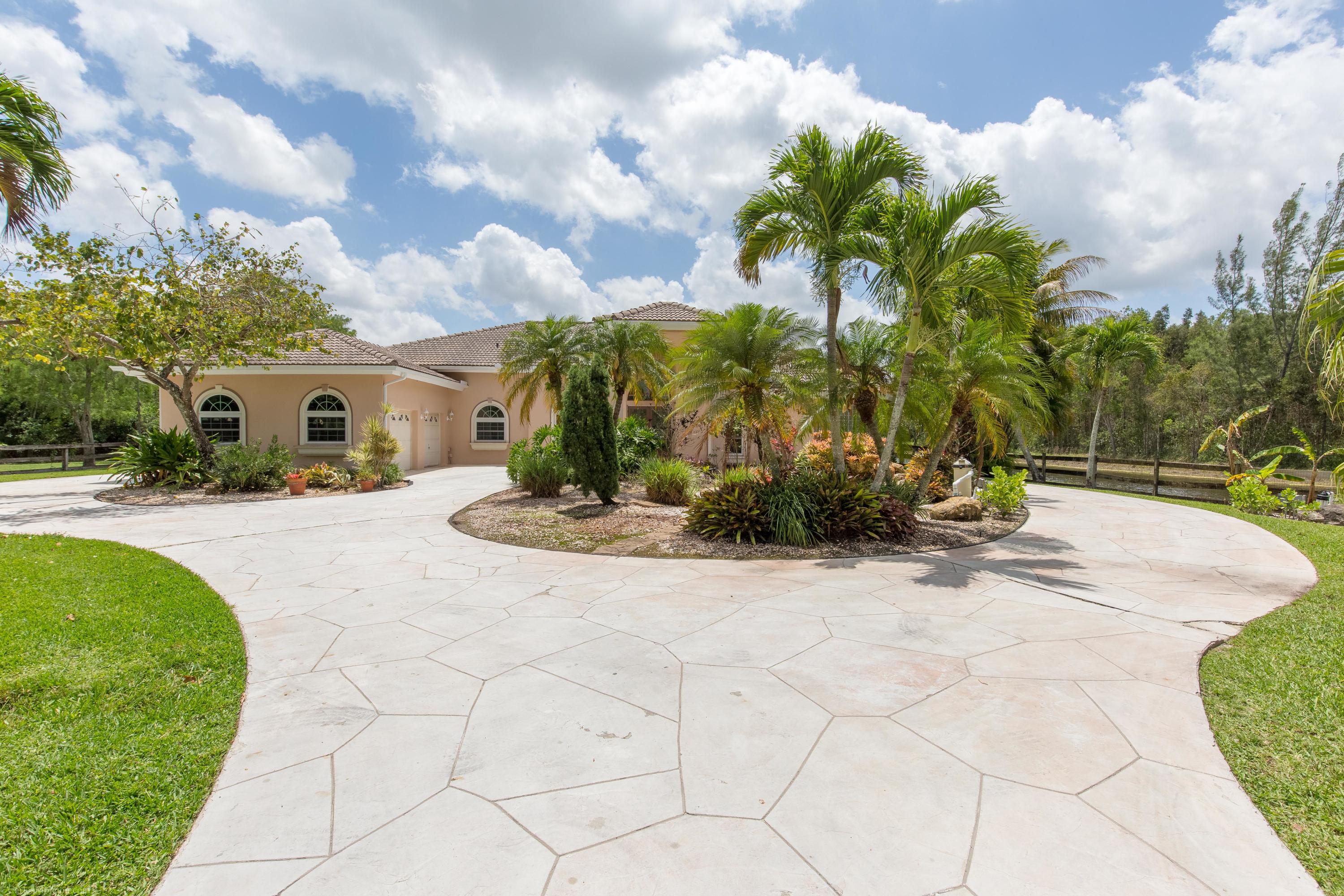 6044 Homeland Road Wellington, FL 33449 - Photo 3 of 42 2