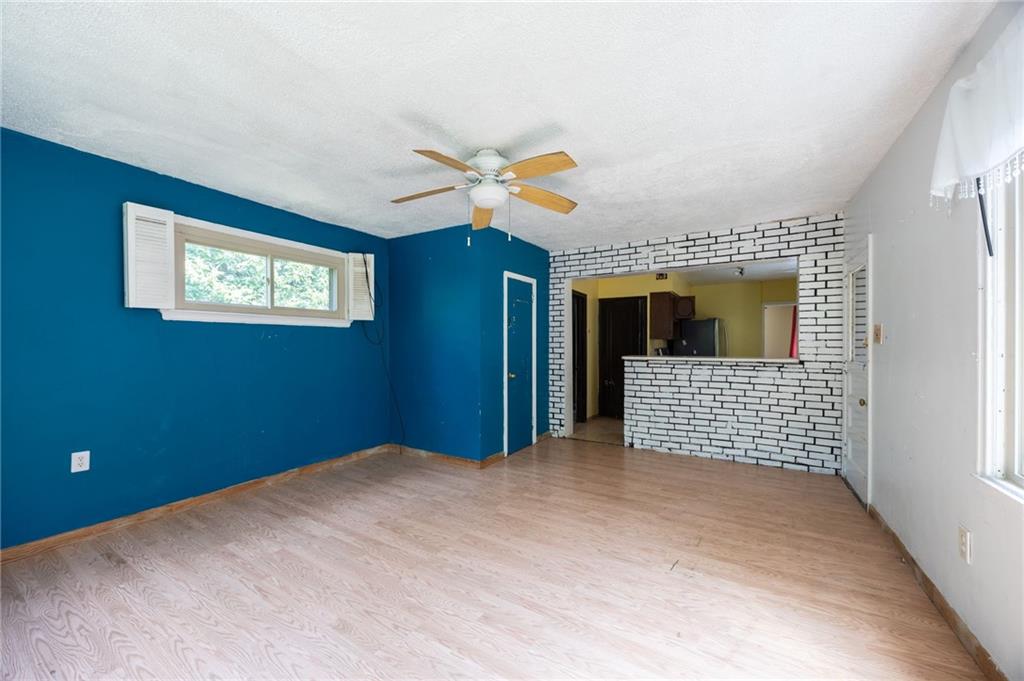 86 Woods Road Pittsburgh, PA 15235 - Photo 8 of 19 Gallery Image 8