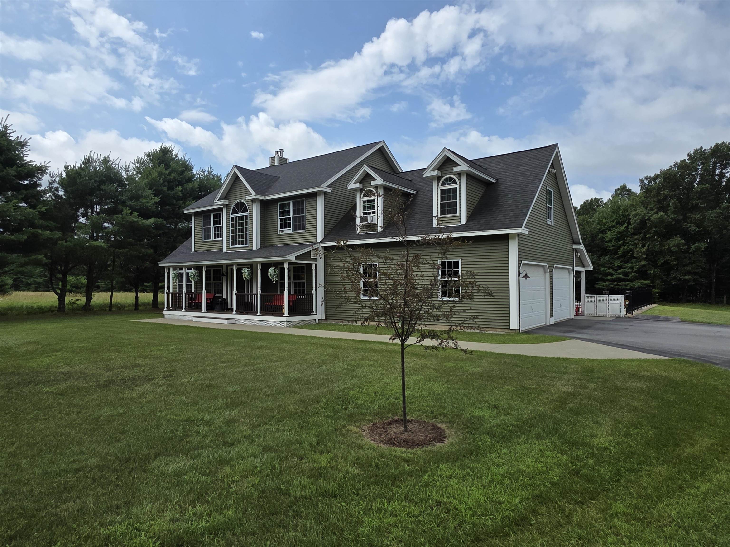 774 Sand Road Colchester, VT 05446 - Photo 2 of 38