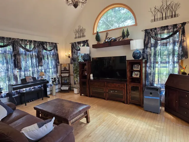 $989,000 | 774 Sand Road, Colchester, VT 05446