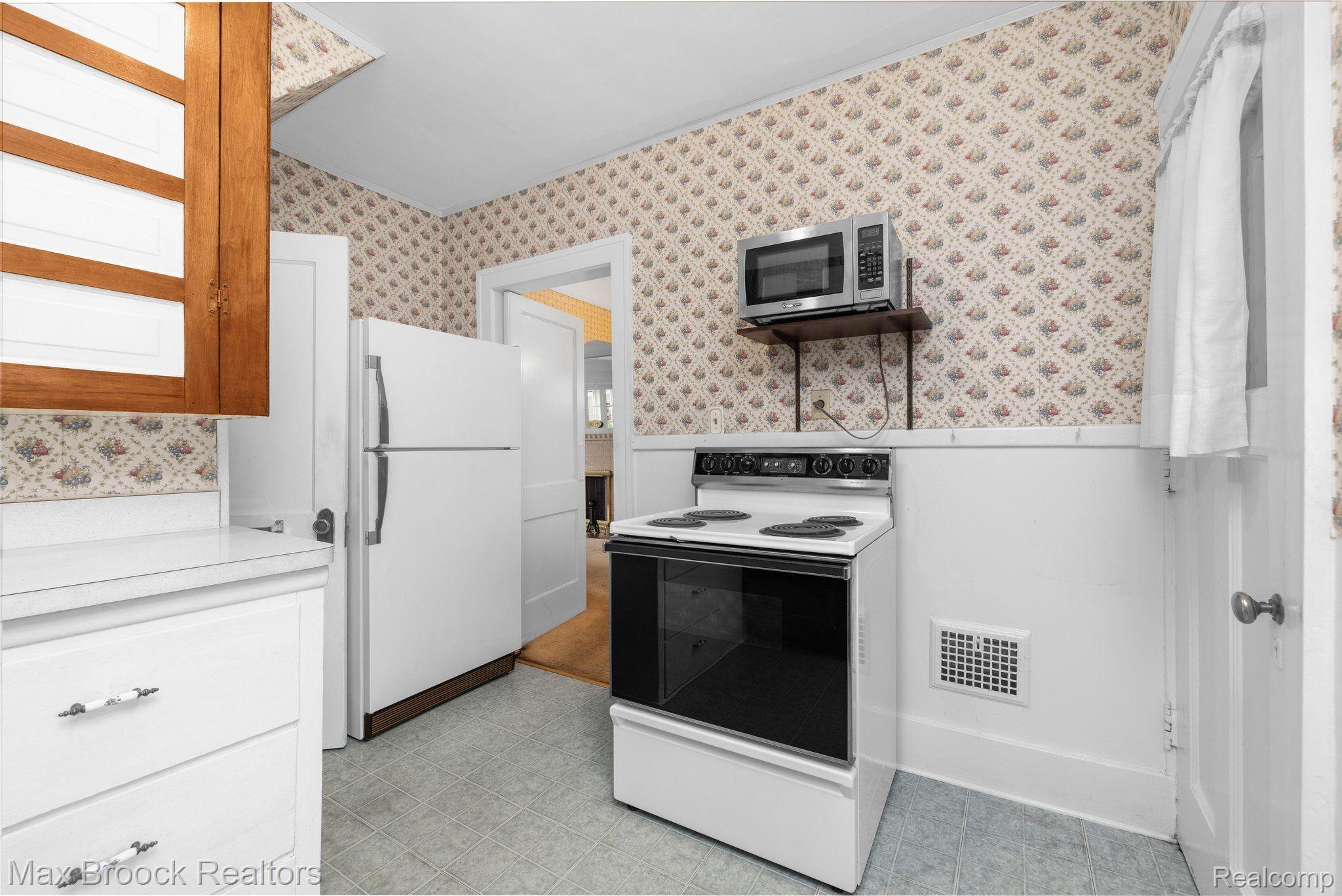 37 Hanover Road Pleasant Ridge, MI 48069 - Photo 16 of 41 Kitchen