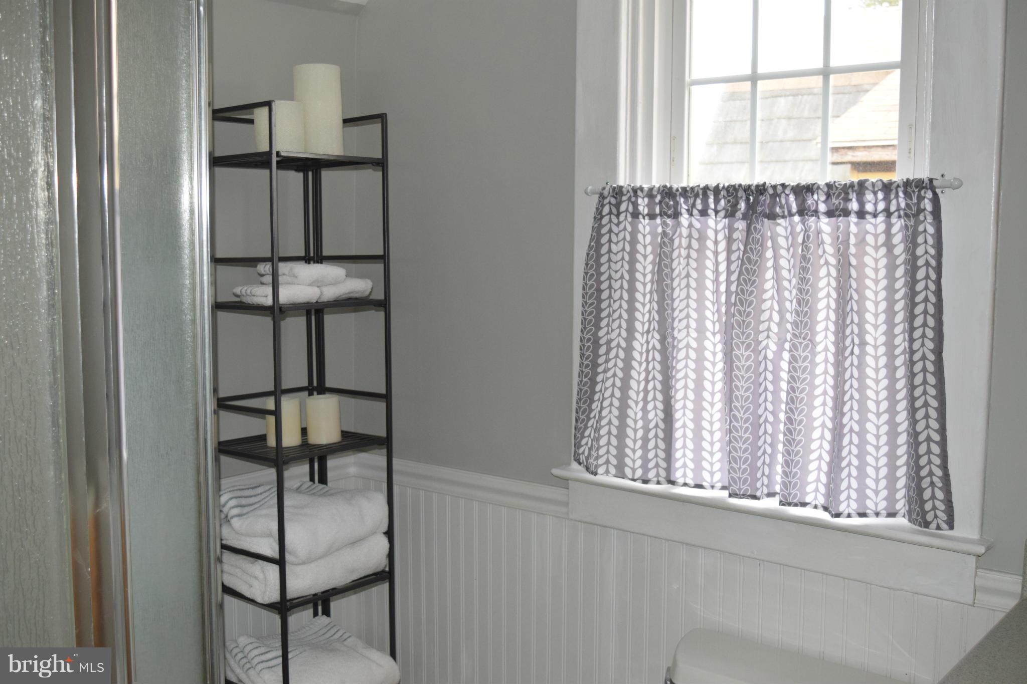 503 North Rock Glen Road Baltimore, MD 21229 - Photo 16 of 25 Bath