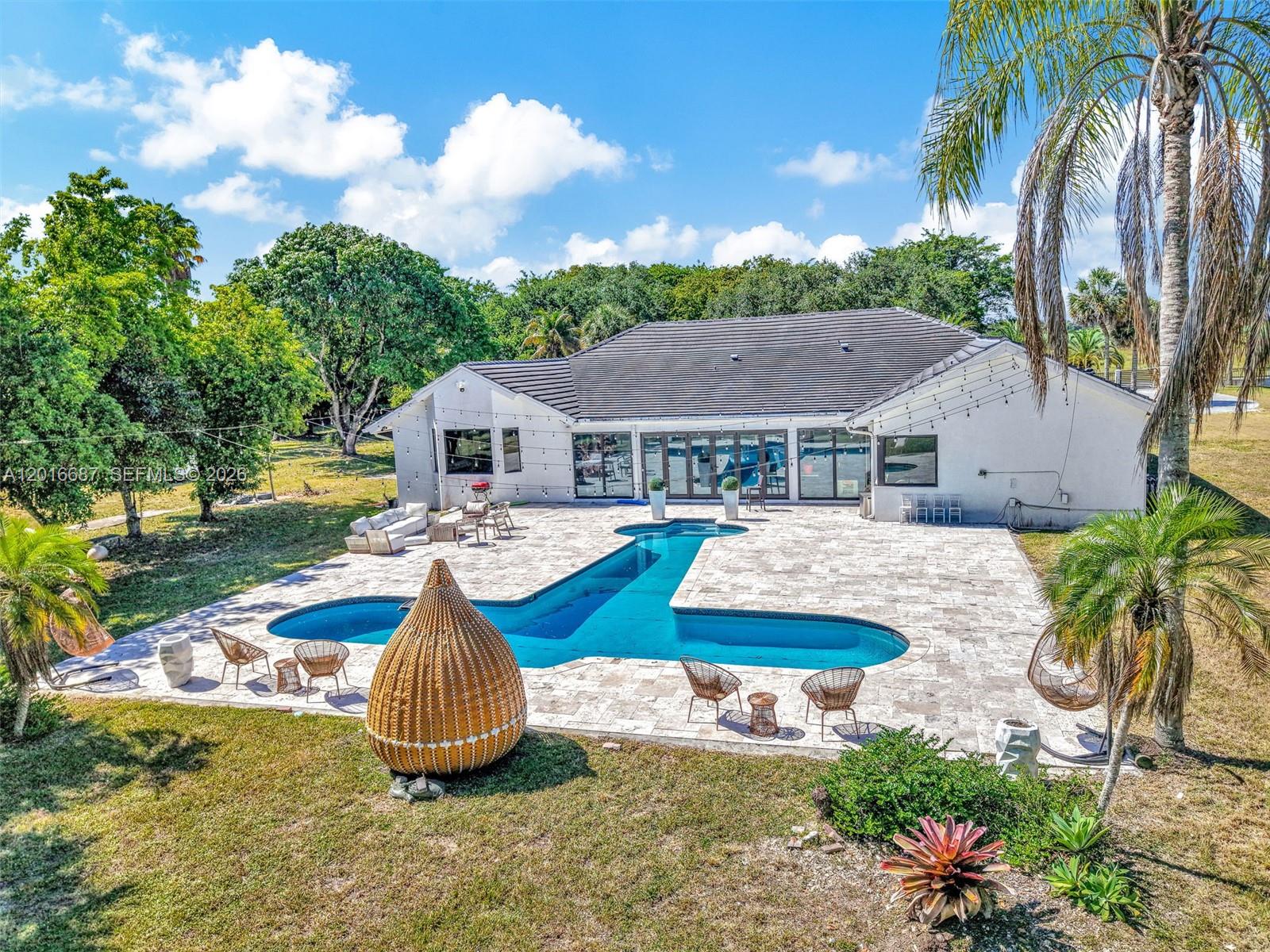 17795 Southwest 158th Street Miami, FL 33187 - Photo 19 of 105