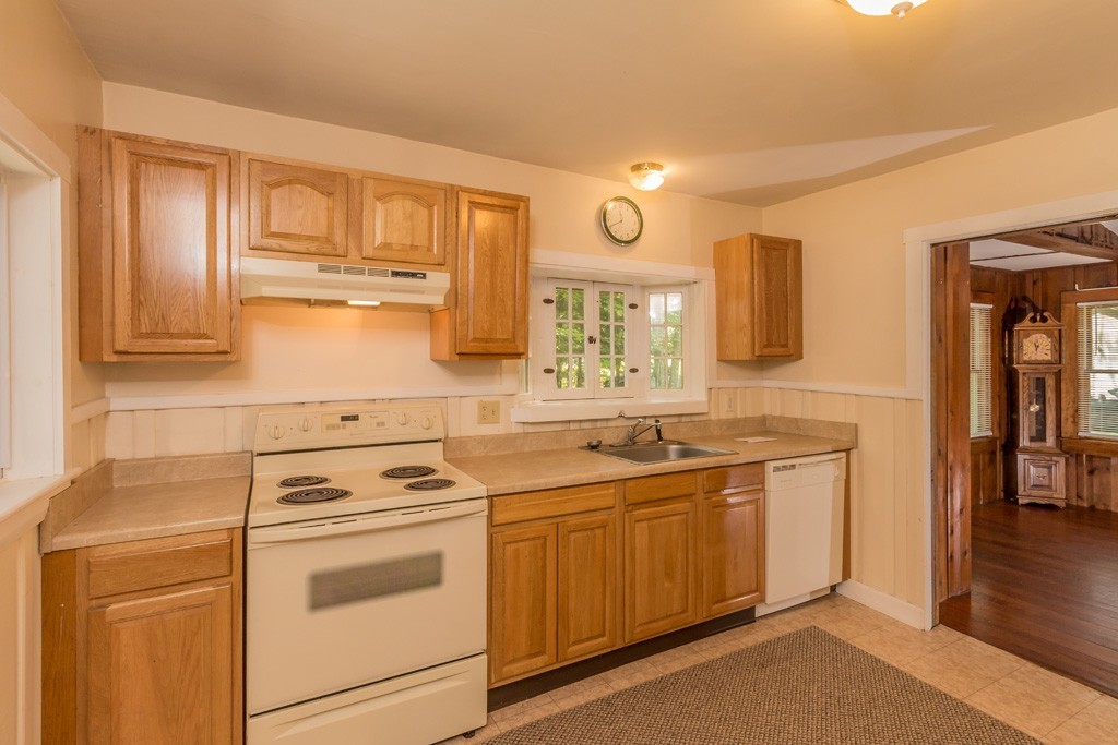 398 Ashby Road Ashburnham, MA 01430 - Photo 5 of 18