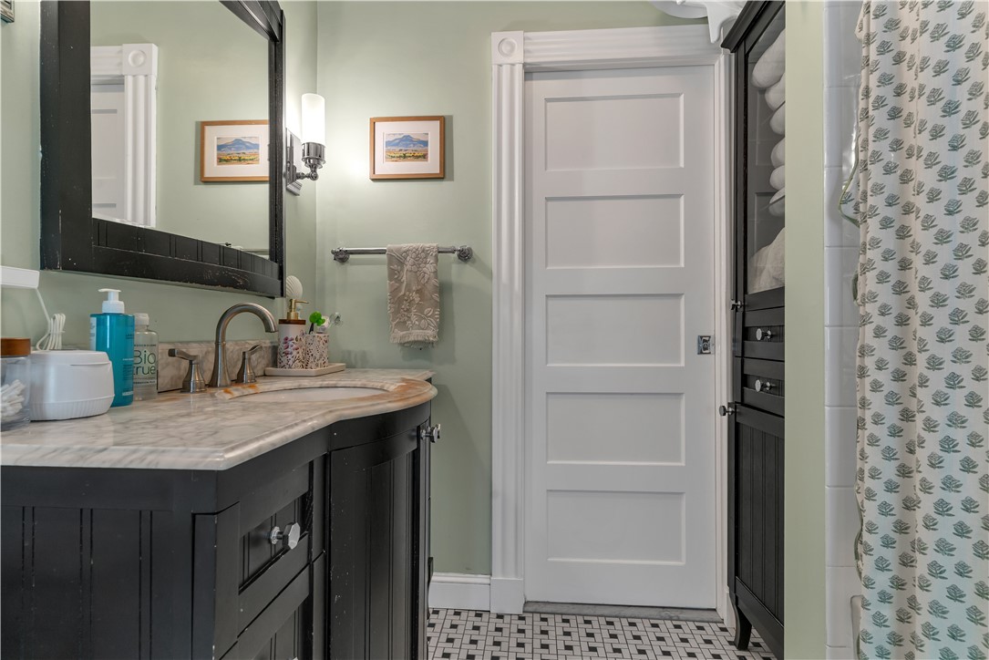 3 Sycamore Street Newport, RI 02840 - Photo 29 of 41