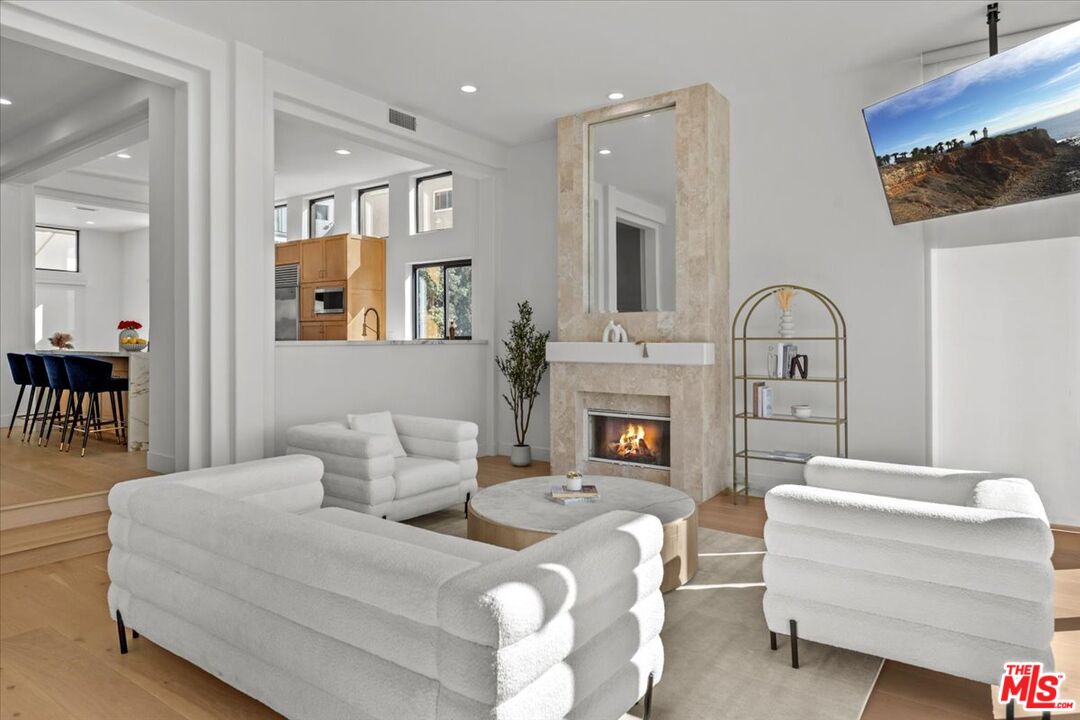 6730 Esplanade Street Playa del Rey, CA 90293 - Photo 4 of 38