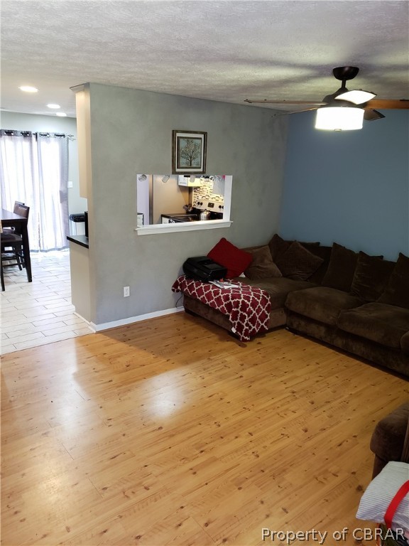 8915 Marlfield Road Gloucester, VA 23061 - Photo 4 of 33