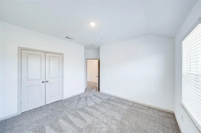 a view of empty room with window