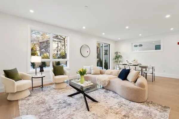 $2,650,000 | 956 Walnut Street, Unit 3, Newton, MA 02459