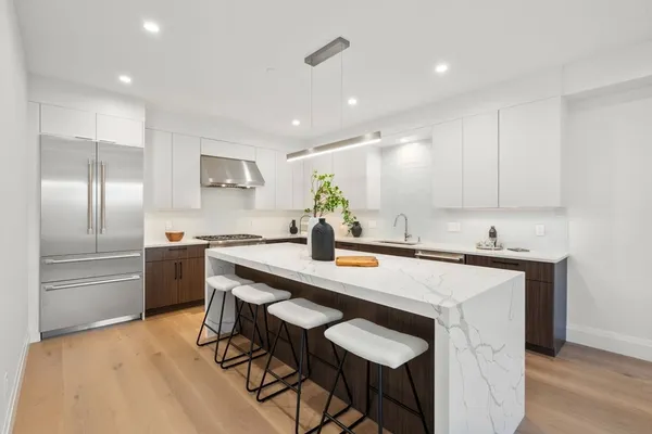 $2,650,000 | 956 Walnut Street, Unit 3, Newton, MA 02459