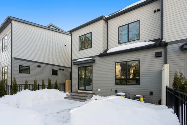 $2,650,000 | 956 Walnut Street, Unit 3, Newton, MA 02459