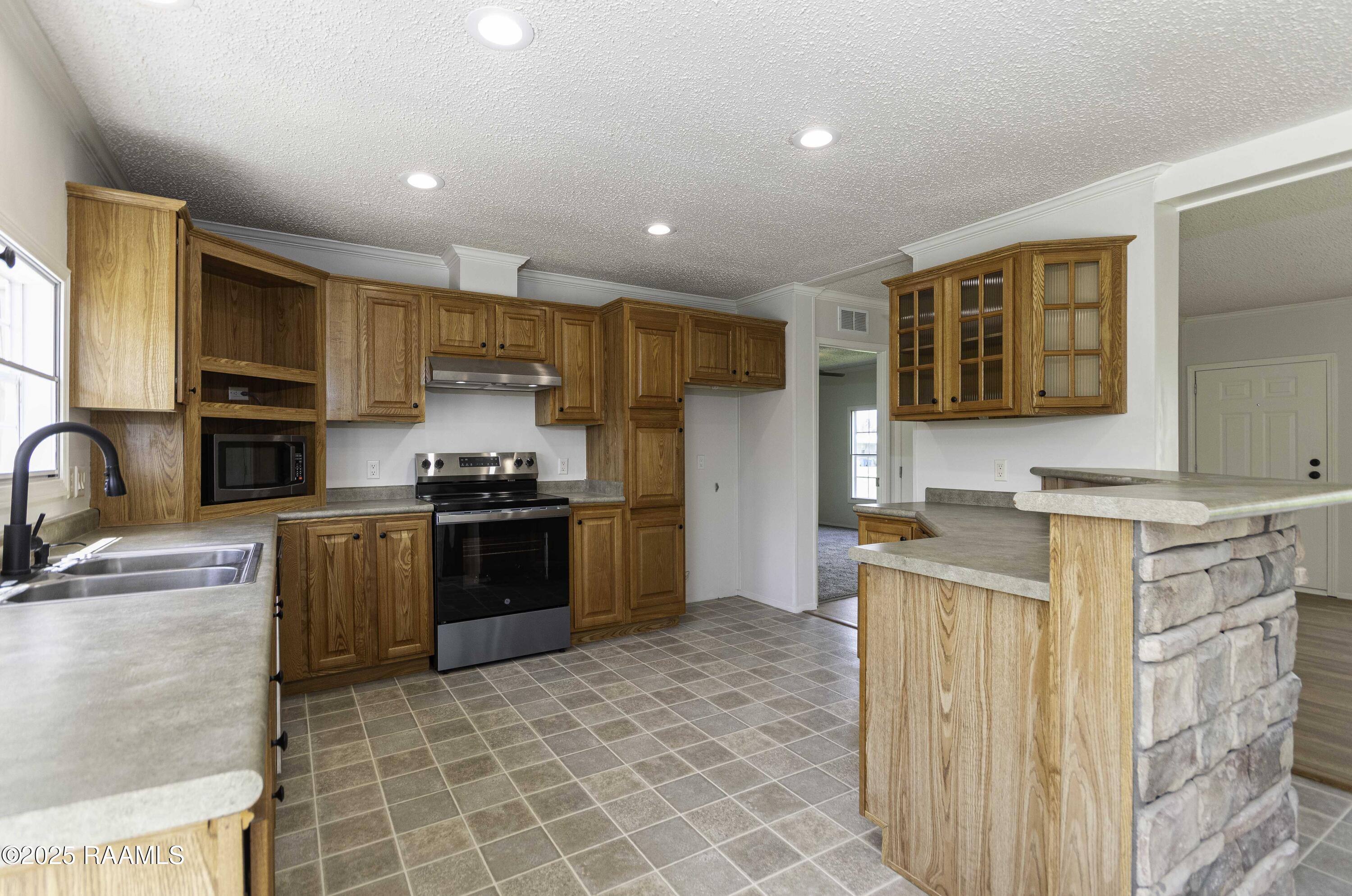 1018 Arlene Boyer Rd Street St. Martinville, LA 70582 - Photo 3 of 29 Kitchen 1