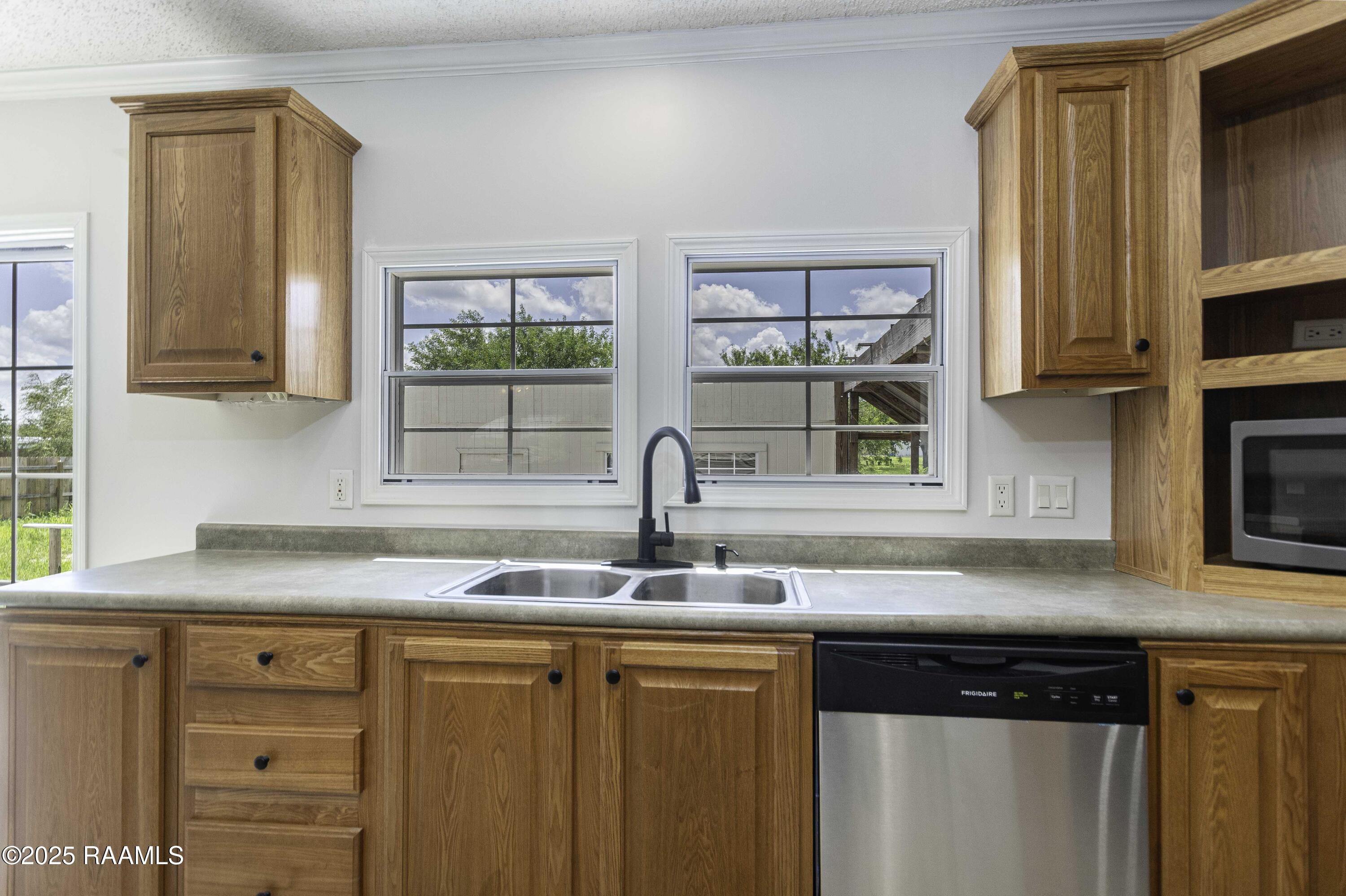 1018 Arlene Boyer Rd Street St. Martinville, LA 70582 - Photo 6 of 29 Kitchen 4