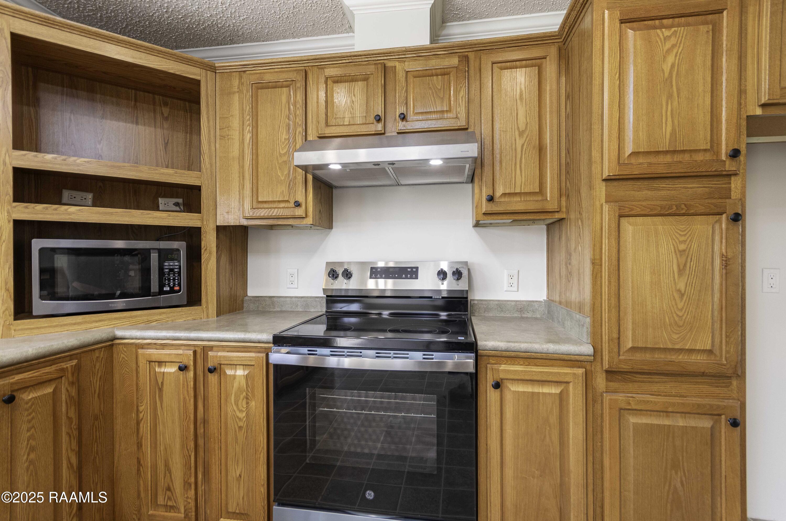 1018 Arlene Boyer Rd Street St. Martinville, LA 70582 - Photo 7 of 29 Kitchen 5