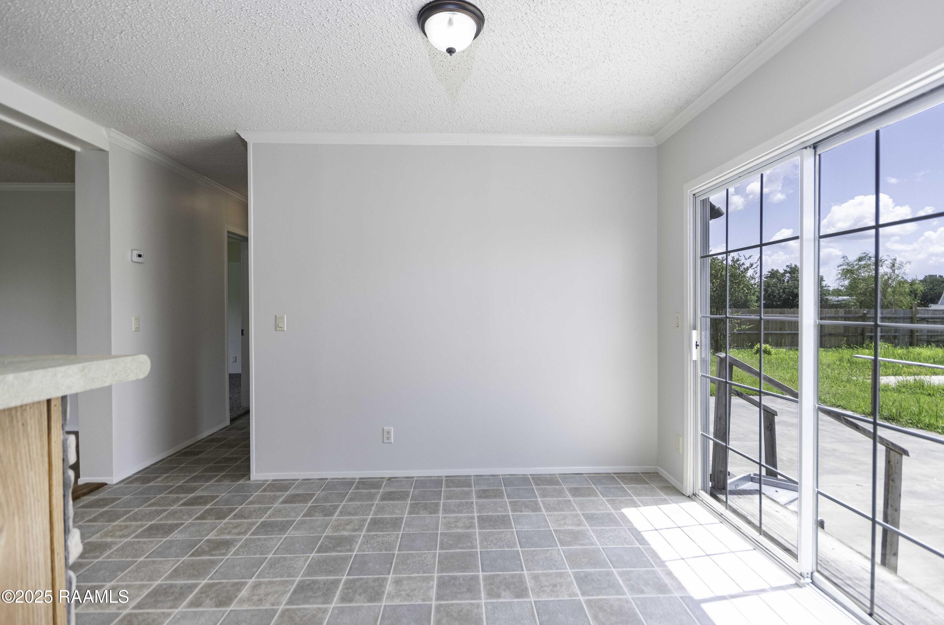 1018 Arlene Boyer Rd Street St. Martinville, LA 70582 - Photo 8 of 29 Dining Area 1